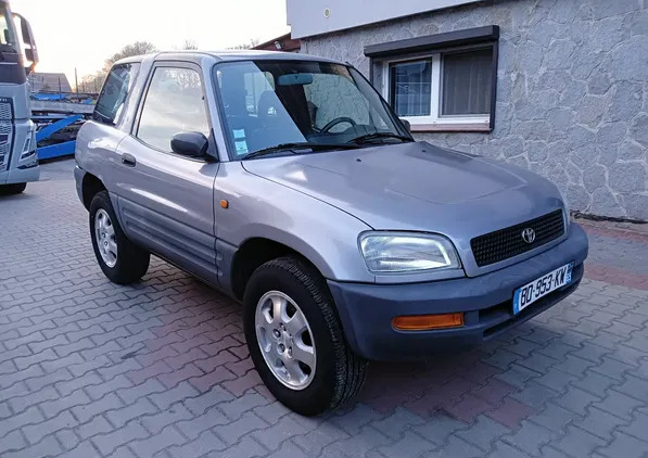 toyota rav4 jeziorany Toyota RAV4 cena 7400 przebieg: 201000, rok produkcji 1996 z Jeziorany